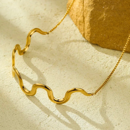 Naia Choker